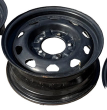 Afbeelding in Gallery-weergave laden, 16 Inch Black Rim set (5 pieces) – Bukhanka (Classic 2.4L &amp; 2.9L, Modern 2.7L), Hunter &amp; 469 – OEM 3160-3101015 USED – UAZPARTS.COM UAZ PART – OEM 3160-3101015 UAZ black set USED
