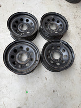 Încarcă imaginea în vizualizatorul Galerie, 16 Inch black UAZ rimms (set of 4) - 316220-3101015 USED - - UAZ spare parts