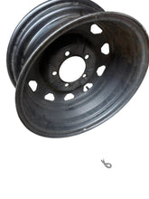 Kép betöltése a Galéria nézegetőbe, 16" Steel Rim Silver USED - Bukhanka (Classic &amp; Modern), Hunter &amp; 469 – OEM 316220-3101015-07-silver - - UAZ spare parts