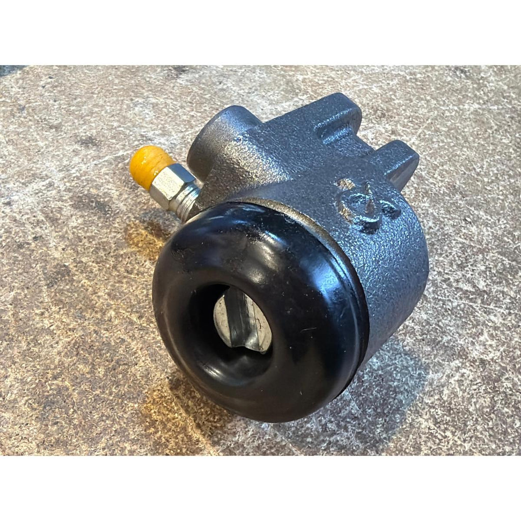 Brake Cylinder (Front, Single Side) – Bukhanka Classic (2.4L & 2.9L), Hunter & 469 – OEM 469-3501040 - Brake system - UAZ spare parts