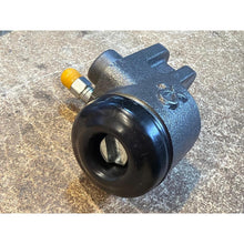 Načíst obrázek do prohlížeče Galerie, Brake Cylinder (Front, Single Side) – Bukhanka Classic (2.4L &amp; 2.9L), Hunter &amp; 469 – OEM 469-3501040 - Brake system - UAZ spare parts