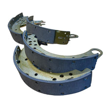 Załaduj zdjęcie do przeglądarki galerii, Brake Shoe Set (4 pcs) – Bukhanka (Classic 2.4L &amp; 2.9L, Modern 2.7L) / Hunter &amp; 469 (2.4L &amp; 2.9L) – OEM 3163-3502082-30 - Brake system - UAZ spare parts