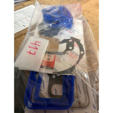 Заредете изображението в галерията, Engine Gasket Set ZMZ417 - Bukhanka &amp; Hunter &amp; 469 - OEM 417gasketset - - UAZ spare parts