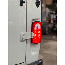 Afbeelding in Gallery-weergave laden, LED Tail light Universal – Hunter &amp; 469, Bukhanka – OEM 4573-001-87018980-2014 - - UAZ spare parts