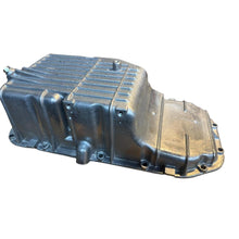 Įkelti paveikslėlį į galerijos peržiūrą, Oil Sump Pan – Bukhanka Modern, Hunter &amp; 469 (2.7 Injection), Patriot, Profi – OEM 409-1009010-01 - Engine - UAZ spare parts