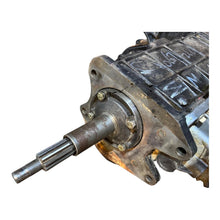 Încarcă imaginea în vizualizatorul Galerie, Rebuilt 5-Speed Gearbox &amp; Transfer Case, Mechanical Speedsensor - classic Buhanka (2.4L and 2.9L) OEM XX REBUILDED - - UAZ spare parts