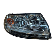 Заредете изображението в галерията, Right headlight 2005-2014 - Patriot - OEM 3163-3711010-10 - - UAZ spare parts
