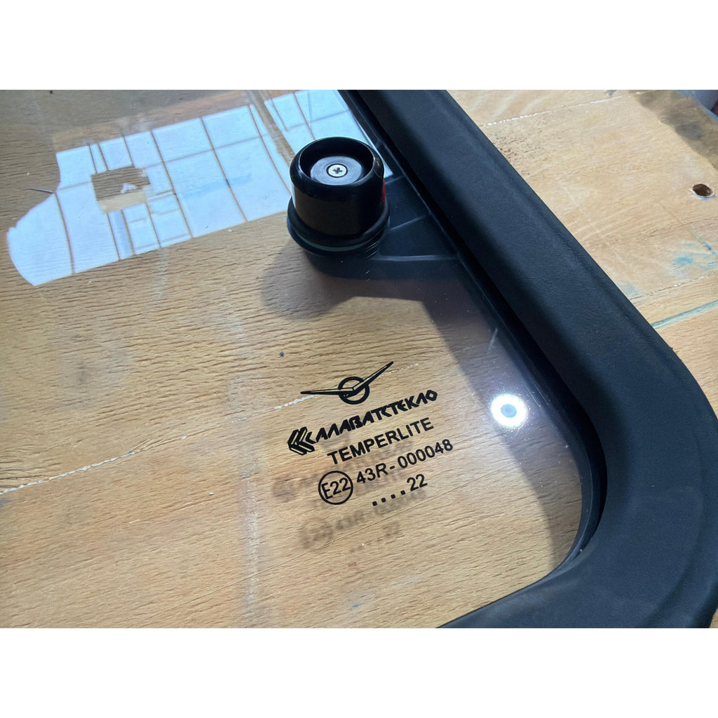 Sliding Window Right Side for SIDE Door ORIGINAL EXPEDITION VERSION – Bukhanka (Classic & Modern) – OEM 43R-000048 - Body and exterior - UAZ spare parts