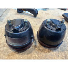 Načíst obrázek do prohlížeče Galerie, Taillight Set with Underlighting (2 pcs) – GAZ – OEM 451-34612377 - Used &amp; Refurbished - UAZ spare parts