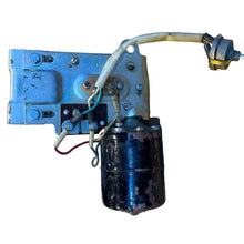 Afbeelding in Gallery-weergave laden, Windscreen Wiper Motor Classic – Bukhanka Classic (2.4L &amp; 2.9L) – OEM 5205100 - Electrical and instruments - UAZ spare parts