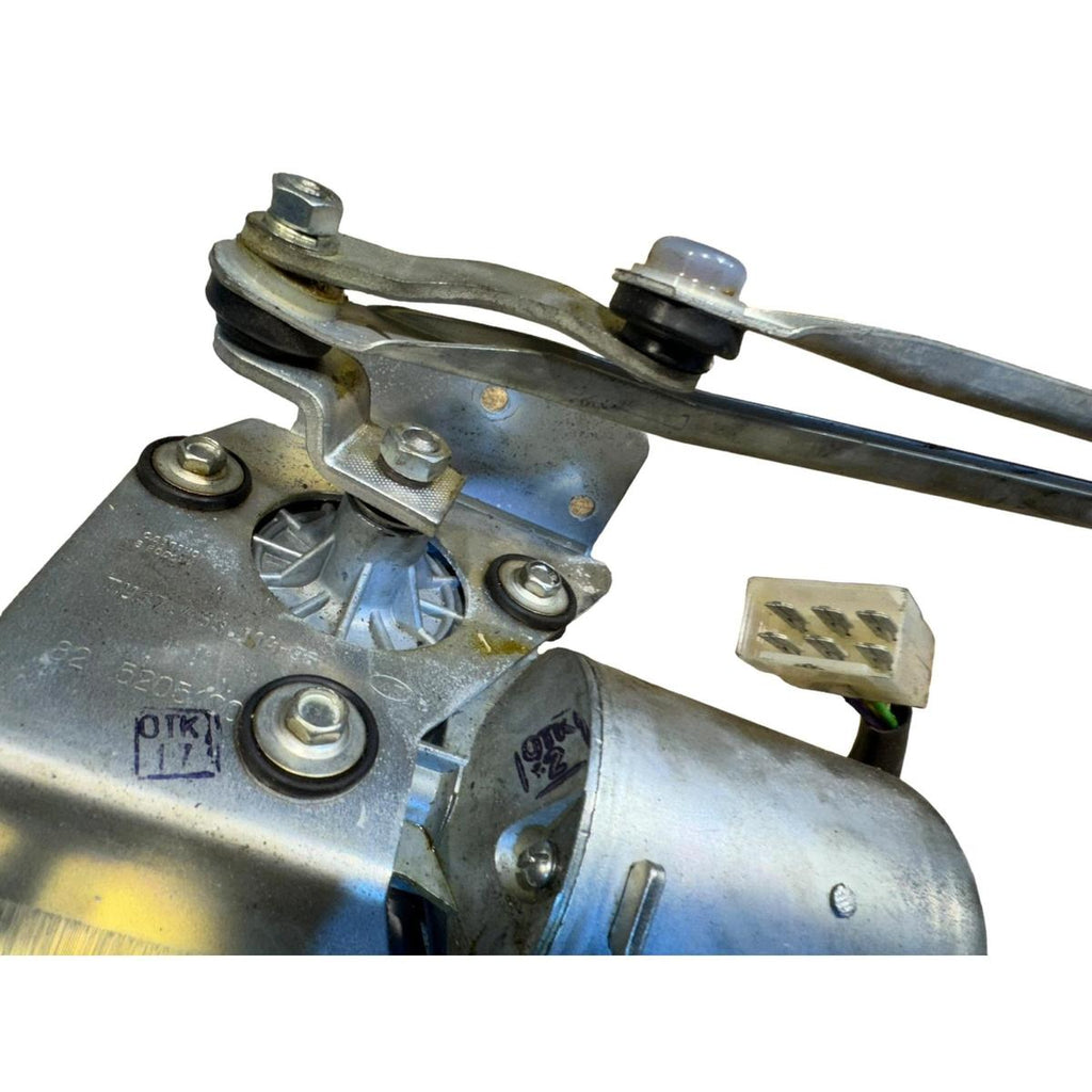 Windscreen Wiper Motor with trapezium – Bukhanka (Classic 2.4L & 2.9L, Modern 2.7L) – OEM 330300520510000 (Used) - Body and exterior - UAZ spare parts