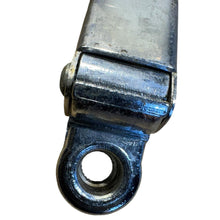 Görseli Galeri görüntüleyiciye yükleyin, Wiper Arm Set (2 pcs) – Bukhanka Classic (2.4L &amp; 2.9L) – OEM 3303-5205160 - Body and exterior - UAZ spare parts