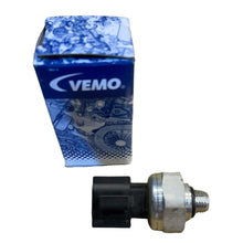 Заредете изображението в галерията, Air Pressure Sensor – Bukhanka, Hunter &amp; 469 (Classic &amp; Modern) – OEM v38 - 73 - 0027 – UAZPARTS.COM UAZ onderdeel – OEM v38 - 73 - 0027