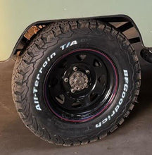 Laden Sie das Bild in den Galerie-Viewer, All terrain B.F. Goodrich - - UAZ spare parts