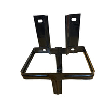 Carica l'immagine nel visualizzatore di Gallery, Classic Windshield Washer Reservoir Holder – Bukhanka Classic (2.4/2.9L), Hunter &amp; 469 – OEM 04520052080000M - 10 – UAZPARTS.COM UAZ onderdeel – OEM 04520052080000M - 10