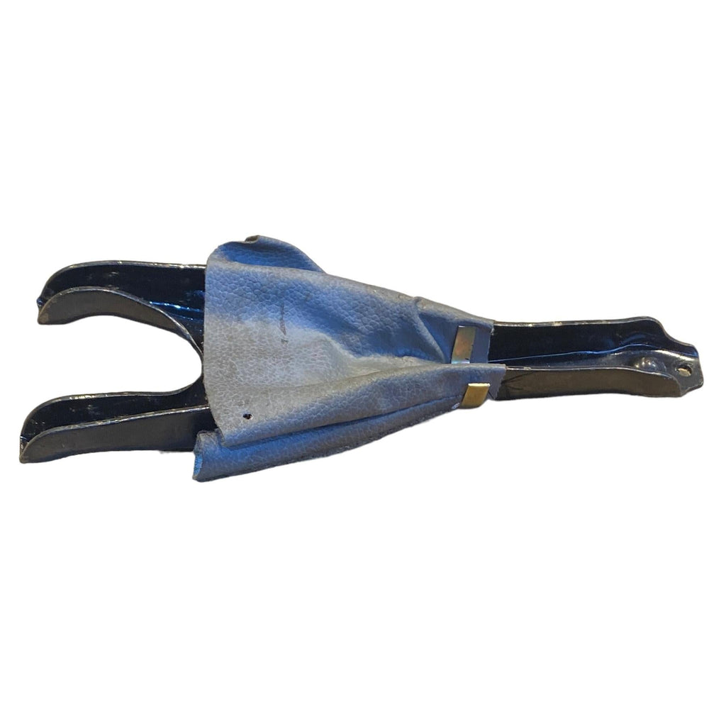 Clutch Fork – Bukhanka Classic (2.4L & 2.9L), Hunter & 469 (2.4L & 2.9L) – OEM 3151 - 00 - 1601200 - 00 – UAZPARTS.COM UAZ onderdeel – OEM 3151 - 00 - 1601200 - 00