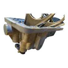 Afbeelding in Gallery-weergave laden, Concept - Deksel met schakelvorken 5 speed Buhanka gearbox 220600170210000 – UAZPARTS.COM UAZ PART – OEM 220600170210000