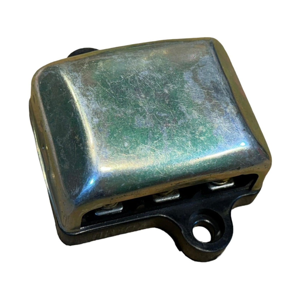 Fuse Box with 3 Wire Fuses – Bukhanka Classic (2.4L & 2.9L), Hunter & 469 (2.4L & 2.9L) – OEM 3722100 – UAZPARTS.COM UAZ onderdeel – OEM 3722100