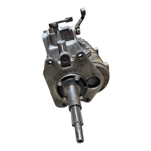 Kép betöltése a Galéria nézegetőbe, Gearbox Rebuilt (without Transfer Case) - Bukhanka Modern (2.7L) – UAZPARTS.COM UAZ PART – OEM Gearbox Rebuilt (without Transfer Case) - Bukhanka Modern (2.7L)