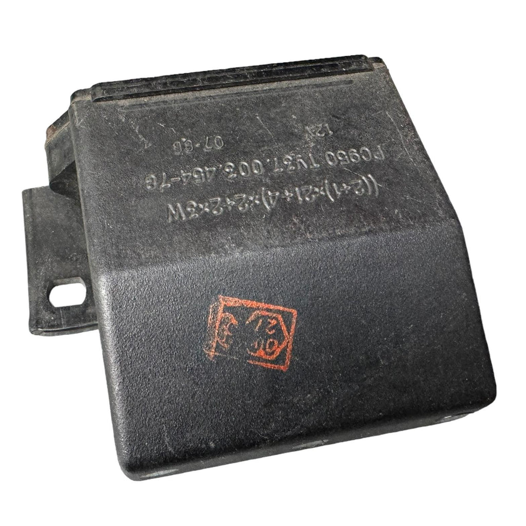 Hazard Light Relay – Bukhanka Classic & Hunter 469 (2.4L & 2.9L) – OEM 37.003.454 - 78 / 003.454 - 79 – UAZPARTS.COM UAZ onderdeel – OEM 37.003.454 - 78 / 003.454 - 79