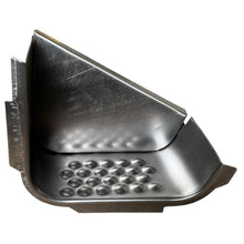 Carica l'immagine nel visualizzatore di Gallery, Left Step (Body Part) – Bukhanka (Classic &amp; Modern) – OEM 045150 - 8405013 - 00 – UAZPARTS.COM UAZ onderdeel – OEM 045150 - 8405013 - 00