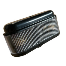 Afbeelding in Gallery-weergave laden, License Plate Light Plastic Housing – Bukhanka (Classic 2.4L &amp; 2.9L, Modern 2.7L), Hunter &amp; 469 (2.4L, 2.7L &amp; 2.9L) – OEM 37.458.083 - 2002 – UAZPARTS.COM UAZ onderdeel – OEM 37.458.083 - 2002