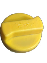 Заредете изображението в галерията, Oil Filler Cap – Bukhanka Modern (2.7L), Hunter &amp; 469 (2.7L), Patriot &amp; Profi – OEM 928375723891 – UAZPARTS.COM UAZ PART – OEM 928375723891