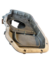 Įkelti paveikslėlį į galerijos peržiūrą, Oil Sump Pan USED – Bukhanka Modern, Hunter &amp; 469 (2.7 Injection), Patriot, Profi – OEM 409-1009010-01-USED - Engine - UAZ spare parts