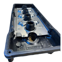 Заредете изображението в галерията, Plastic Valve Cover – Bukhanka Modern (2.7L), Hunter &amp; 469 (2.7L) – OEM 4091.1000400 – UAZPARTS.COM UAZ onderdeel – OEM 4091.1000400 - HARD PLASTIC USED