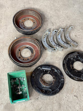 Load image into Gallery viewer, Rear Drum Brake Set USED - Hunter &amp; 469, Bukhanka - 220600350201003 – UAZPARTS.COM UAZ PART – OEM 5873487438348734