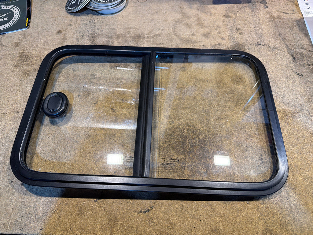 Sliding Rear Door Window - Bukhanka - OEM 15563091 – UAZPARTS.COM UAZ PART – OEM 15563091