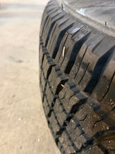 Afbeelding in Gallery-weergave laden, Wheel &amp; Tire Set 16in White 225/75R16 (5x) – Hunter &amp; 469; Bukhanka – USED – UAZPARTS.COM UAZ PART – OEM 64747447